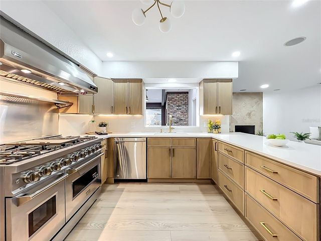 51 OAKLEIGH LANE, Maitland, FL 32751