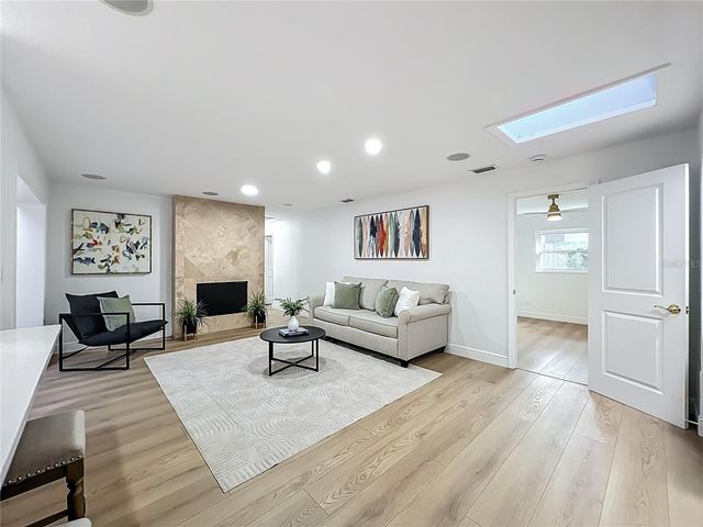 51 OAKLEIGH LANE, Maitland, FL 32751