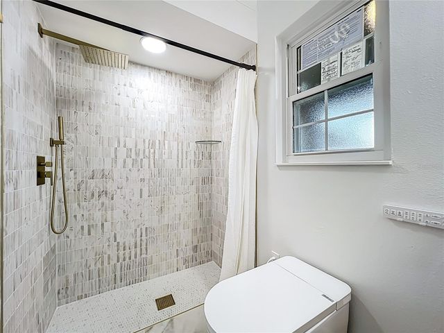 51 OAKLEIGH LANE, Maitland, FL 32751