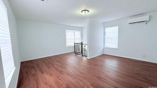 1439 PETERSON AVE, San Antonio, TX 78224