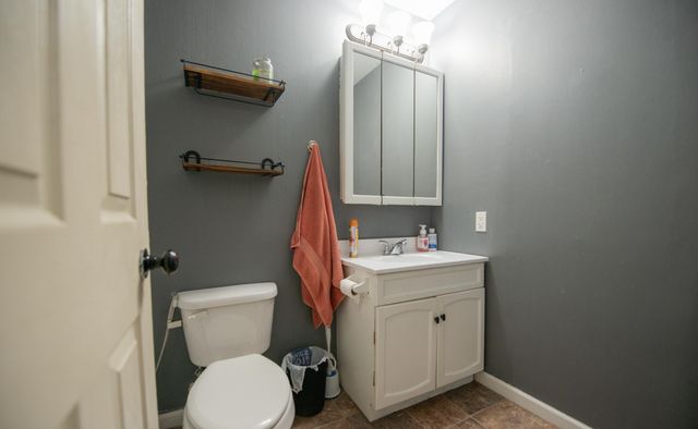 763 Timberline Pkwy, Valparaiso, IN 46385