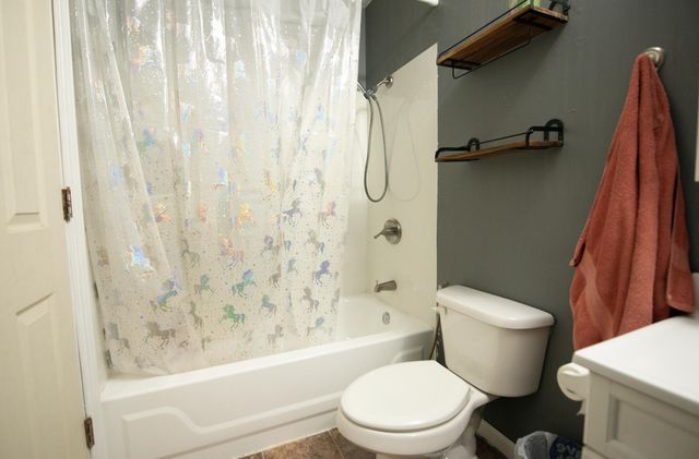 763 Timberline Pkwy, Valparaiso, IN 46385