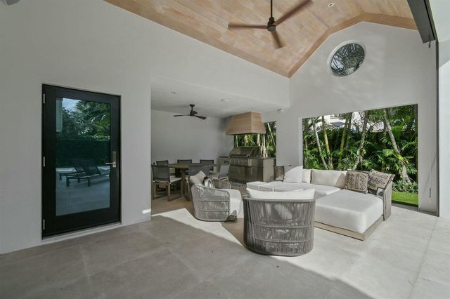 170 Beacon Lane, Jupiter Inlet Colony, FL 33469