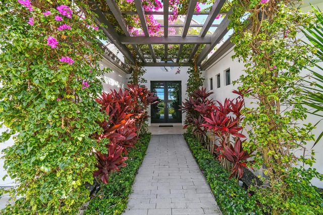 170 Beacon Lane, Jupiter Inlet Colony, FL 33469