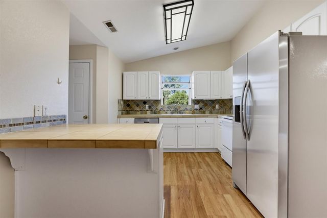 18500 Fair Oaks Dr, Penn Valley, CA 95946