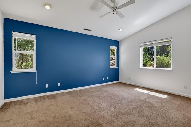 18500 Fair Oaks Dr, Penn Valley, CA 95946