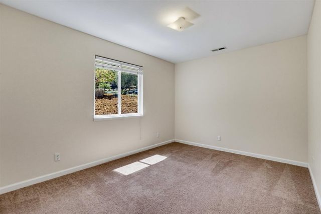 18500 Fair Oaks Dr, Penn Valley, CA 95946