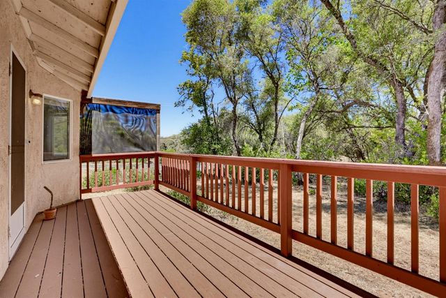 18500 Fair Oaks Dr, Penn Valley, CA 95946