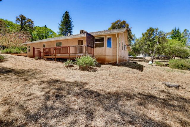 18500 Fair Oaks Dr, Penn Valley, CA 95946