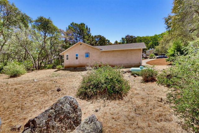 18500 Fair Oaks Dr, Penn Valley, CA 95946