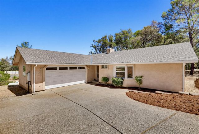 18500 Fair Oaks Dr, Penn Valley, CA 95946