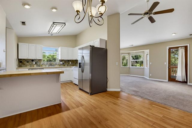 18500 Fair Oaks Dr, Penn Valley, CA 95946