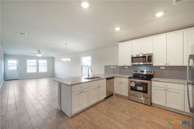 1374 Rios Bend Drive, New Braunfels, TX 78130