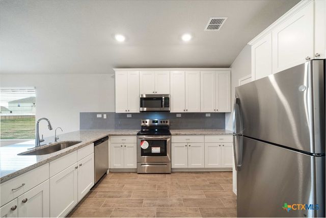 1374 Rios Bend Drive, New Braunfels, TX 78130
