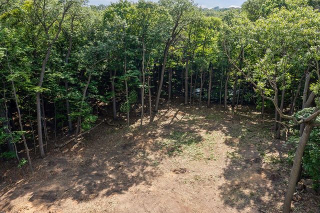 601 Fox Hill Drive, Chanhassen, MN 55317