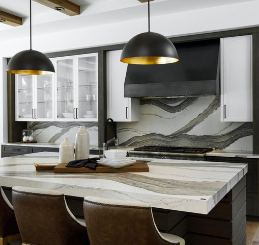 601 Fox Hill Drive, Chanhassen, MN 55317