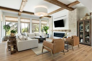 601 Fox Hill Drive, Chanhassen, MN 55317