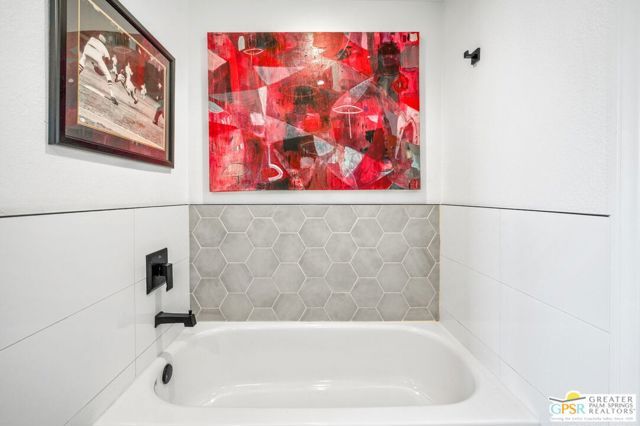 39141 Sweetwater Drive, Palm Desert, CA 92211