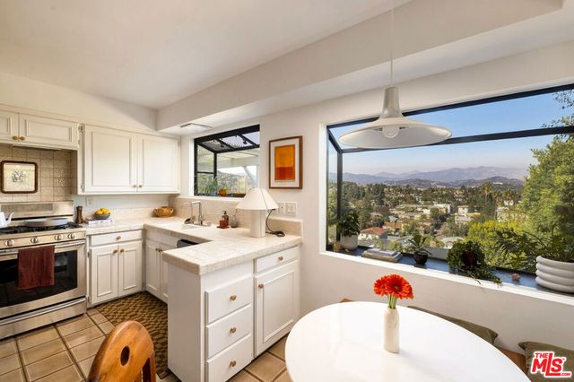 2446 Ronda Vista Drive, Los Angeles, CA 90027