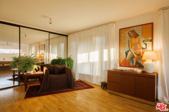 2446 Ronda Vista Drive, Los Angeles, CA 90027