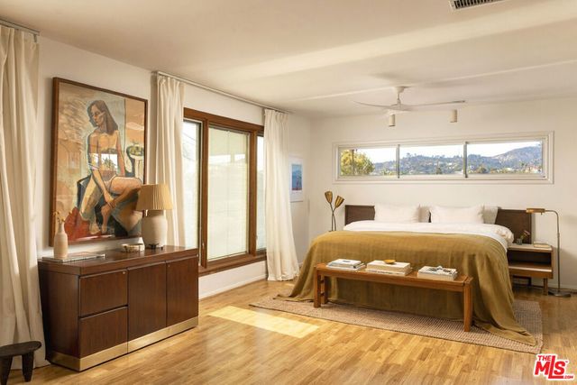 2446 Ronda Vista Drive, Los Angeles, CA 90027