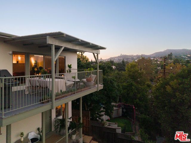 2446 Ronda Vista Drive, Los Angeles, CA 90027