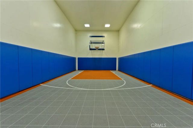 5535 Canoga Avenue 218, Woodland Hills, CA 91367