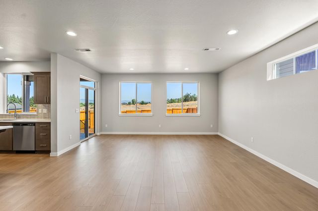 151 Valemont Drive 39, Eagle Point, OR 97524