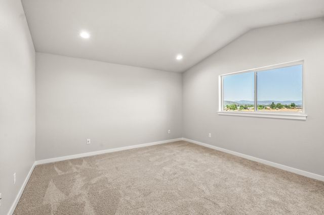 151 Valemont Drive 39, Eagle Point, OR 97524