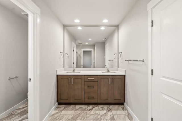 151 Valemont Drive 39, Eagle Point, OR 97524