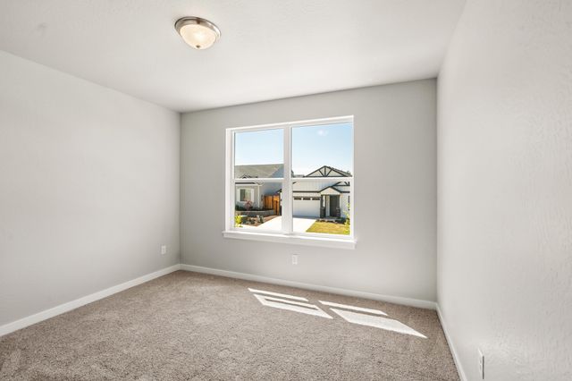 151 Valemont Drive 39, Eagle Point, OR 97524