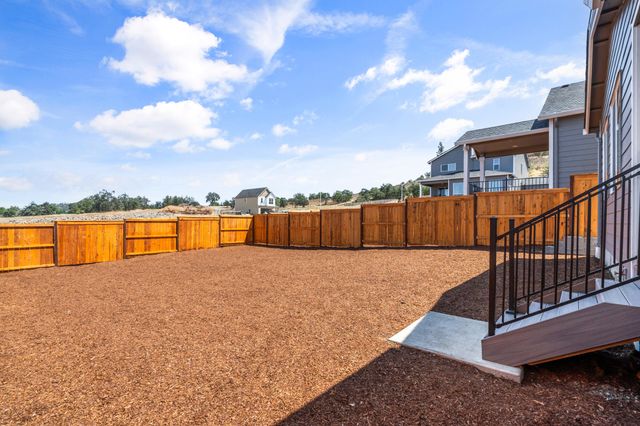 151 Valemont Drive 39, Eagle Point, OR 97524