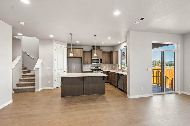 151 Valemont Drive 39, Eagle Point, OR 97524