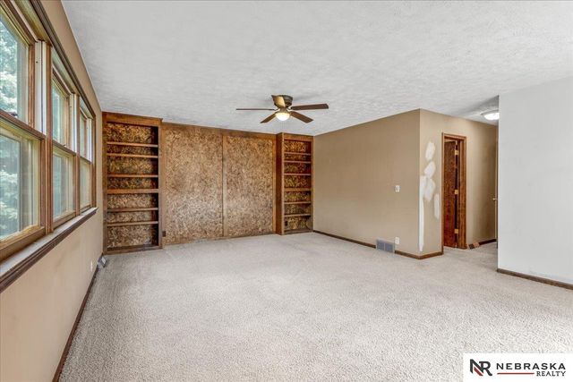 5618 S 155 Street, Omaha, NE 68137