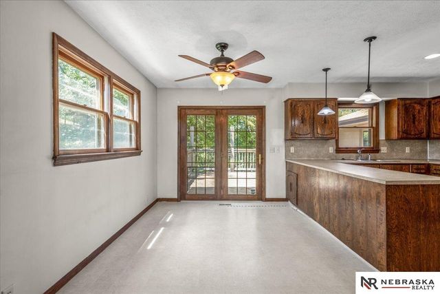 5618 S 155 Street, Omaha, NE 68137