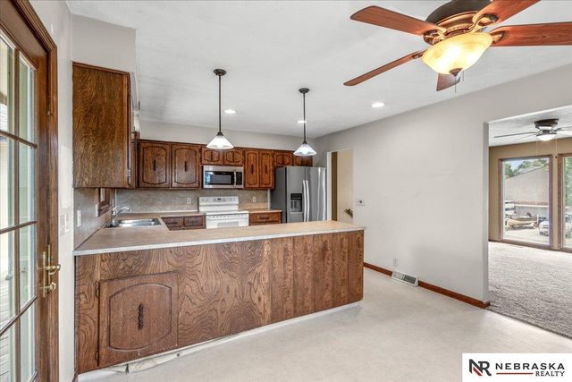5618 S 155 Street, Omaha, NE 68137