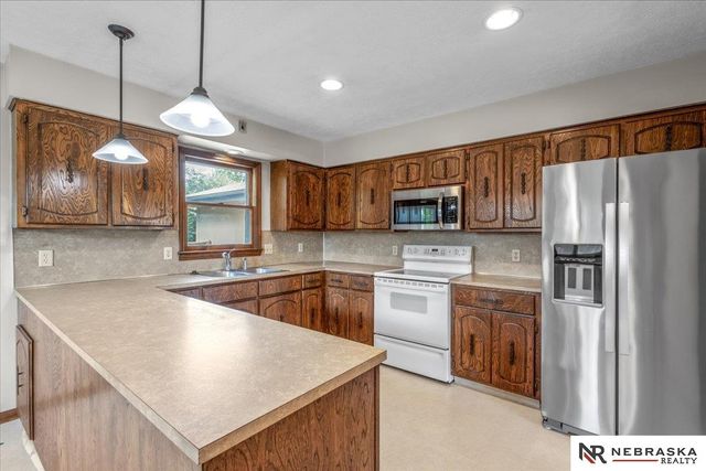 5618 S 155 Street, Omaha, NE 68137