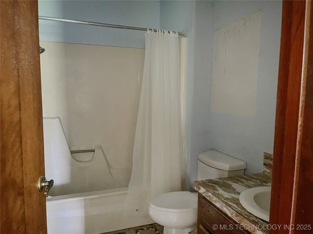 10305 S Alt 75 Highway, Preston, OK 74456