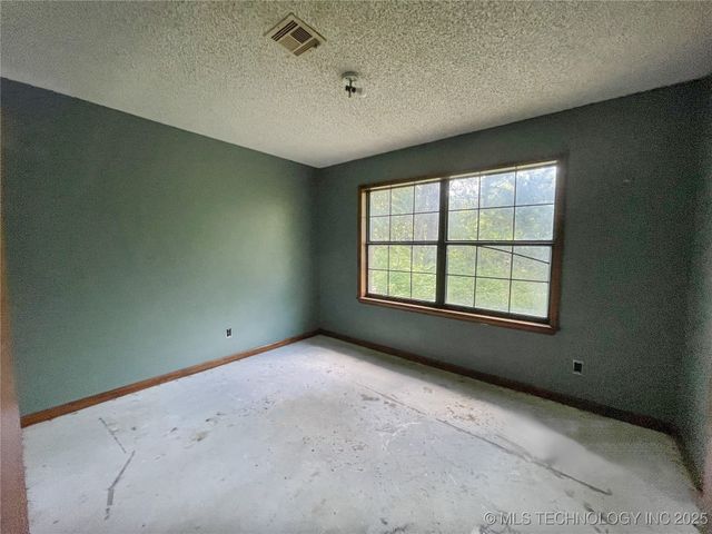10305 S Alt 75 Highway, Preston, OK 74456