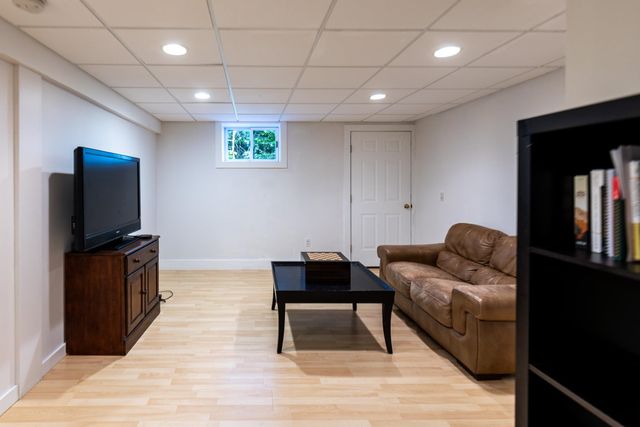 2 Carriage Lane, Hanover, NH 03755