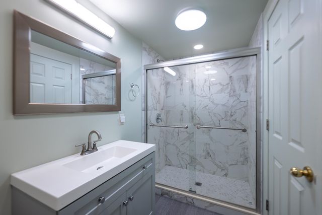 2 Carriage Lane, Hanover, NH 03755