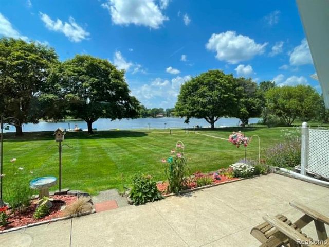 26965 Milford 37, South Lyon, MI 48178