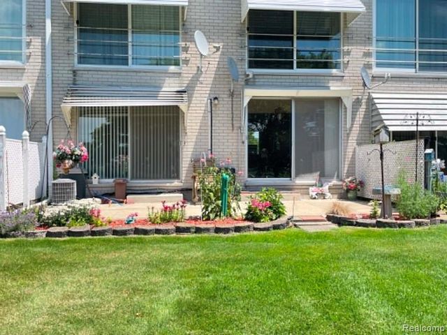 26965 Milford 37, South Lyon, MI 48178