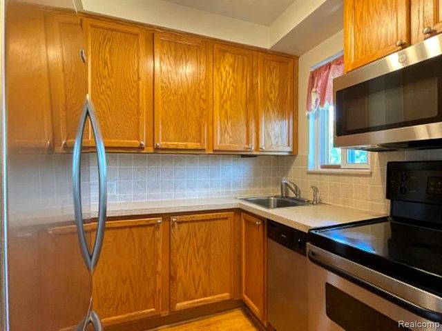 26965 Milford 37, South Lyon, MI 48178