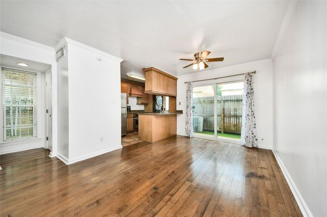 10615 Briar Forest Drive 1001, Houston, TX 77042