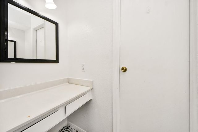 10615 Briar Forest Drive 1001, Houston, TX 77042