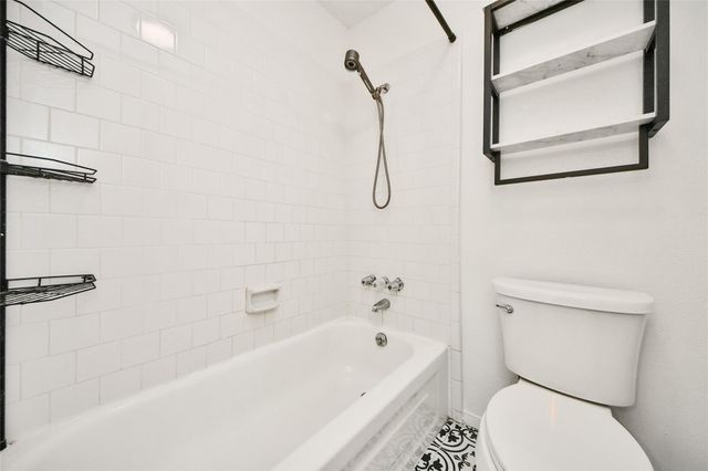 10615 Briar Forest Drive 1001, Houston, TX 77042