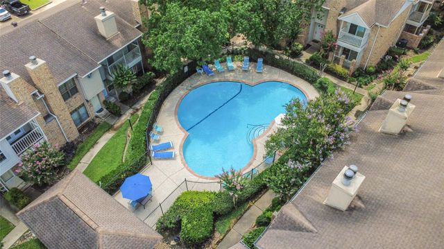 10615 Briar Forest Drive 1001, Houston, TX 77042