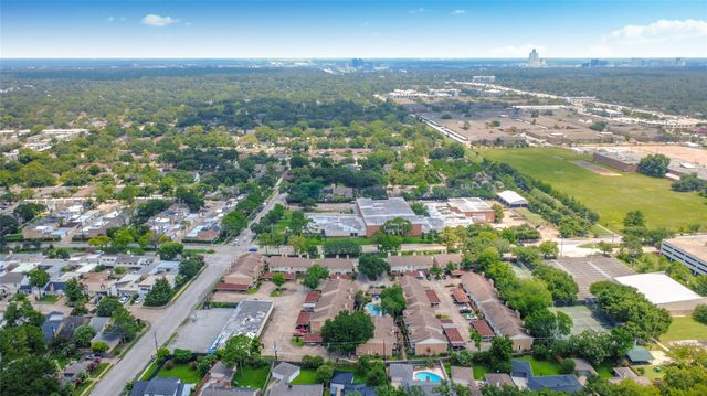 10615 Briar Forest Drive 1001, Houston, TX 77042