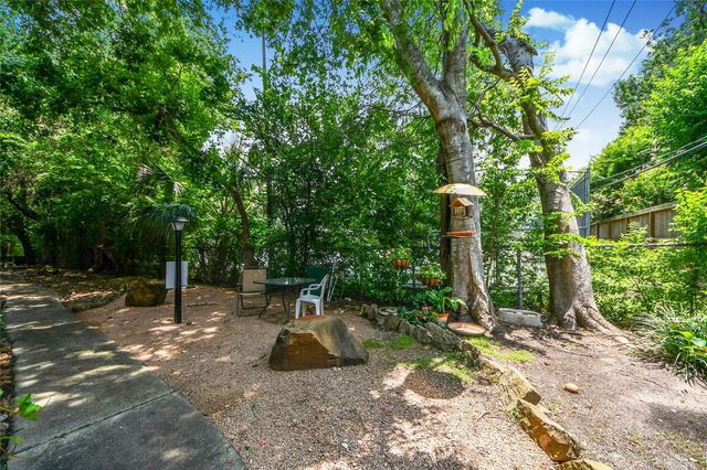 10615 Briar Forest Drive 1001, Houston, TX 77042